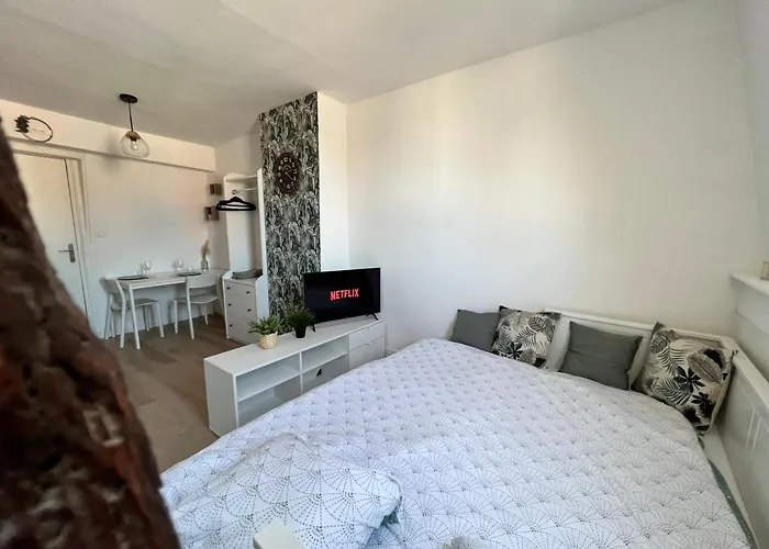 *lasuite #3 Green* Apartment